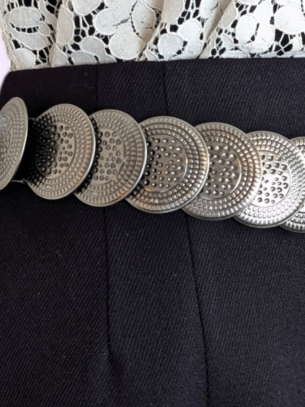 Vintage Overlapping Disc Stretch Belt - Picture 3 of 5